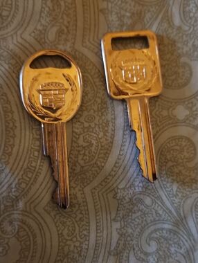 GOLD Tone Cadillac OEM A&B Key Blanks w/ Crest IGNITION KEY
